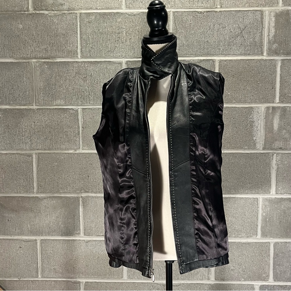 Women’s Modern Essentials leather jacket. - Picture 9 of 13